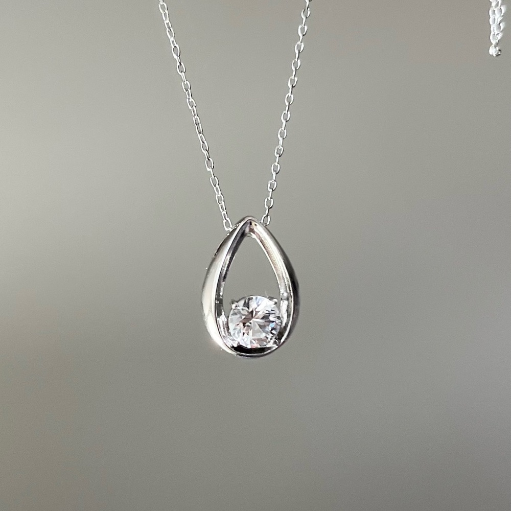 Sterling Silver Teardrop Solitaire Pendant Necklace